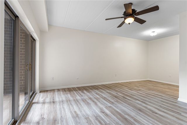 5600 Munhall Rd 201, Squirrel Hill, PA 15217