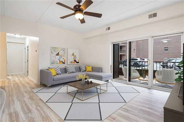 5600 Munhall Rd 201, Squirrel Hill, PA 15217