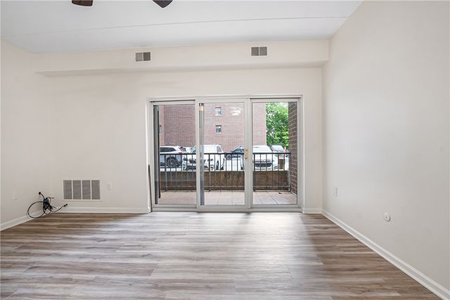 5600 Munhall Rd 201, Squirrel Hill, PA 15217