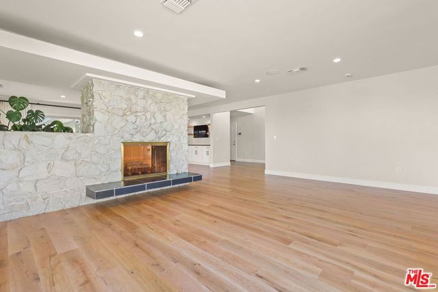 4102 S Cloverdale Avenue, Los Angeles, CA 90008