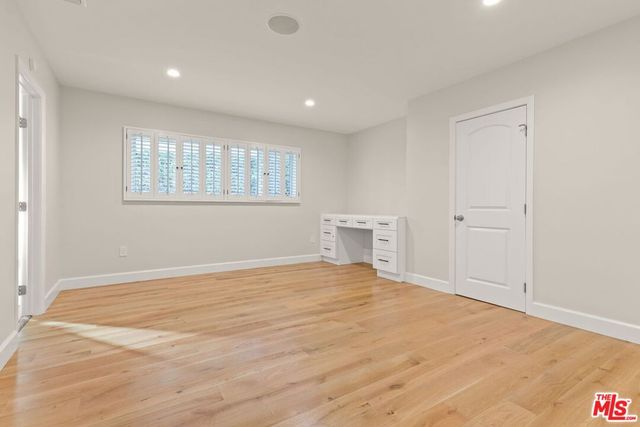 4102 S Cloverdale Avenue, Los Angeles, CA 90008