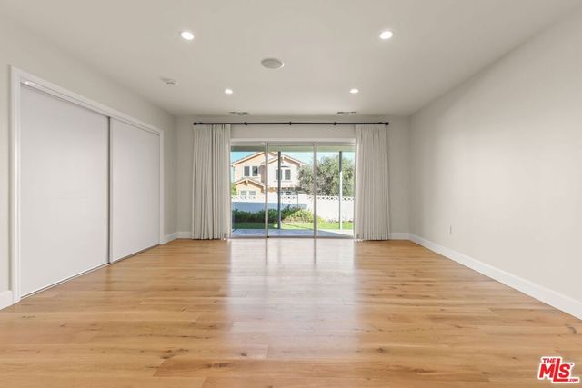 4102 S Cloverdale Avenue, Los Angeles, CA 90008