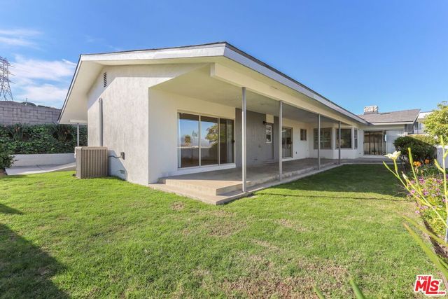 4102 S Cloverdale Avenue, Los Angeles, CA 90008