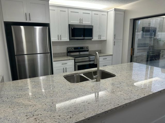 7307 73rd Way, West Palm Beach, FL 33407