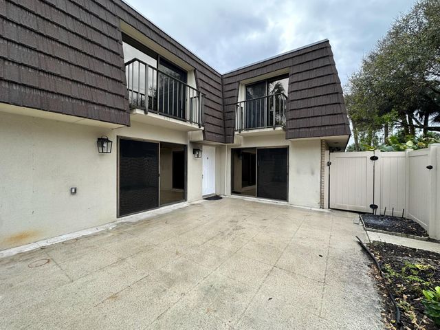 7307 73rd Way, West Palm Beach, FL 33407