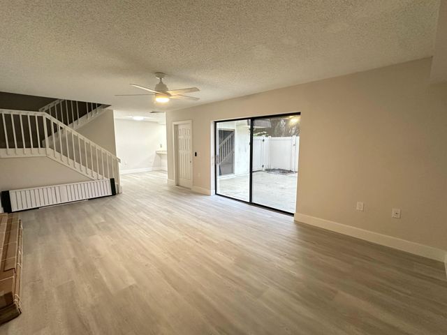 7307 73rd Way, West Palm Beach, FL 33407