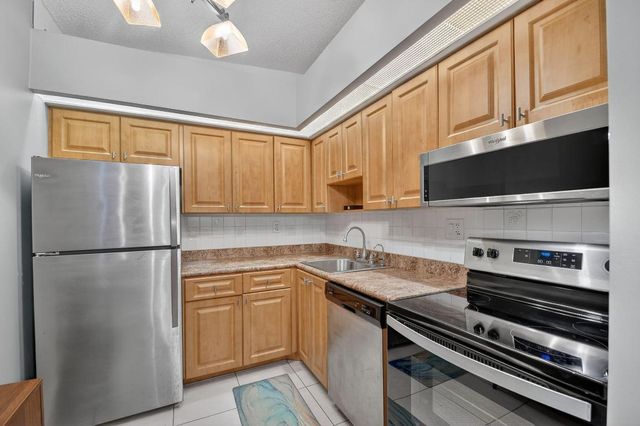 15488 Lakes Of Delray Boulevard 207, Delray Beach, FL 33484