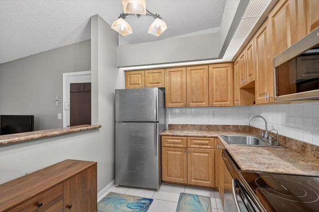 15488 Lakes Of Delray Boulevard 207, Delray Beach, FL 33484