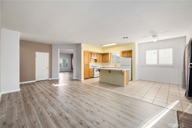 45641 Knightsbridge Street, Lancaster, CA 93534
