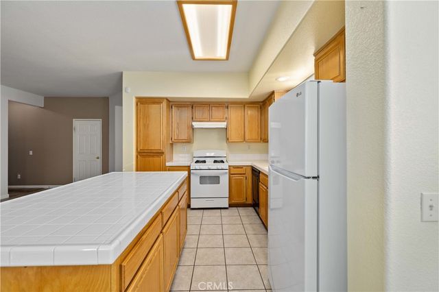 45641 Knightsbridge Street, Lancaster, CA 93534