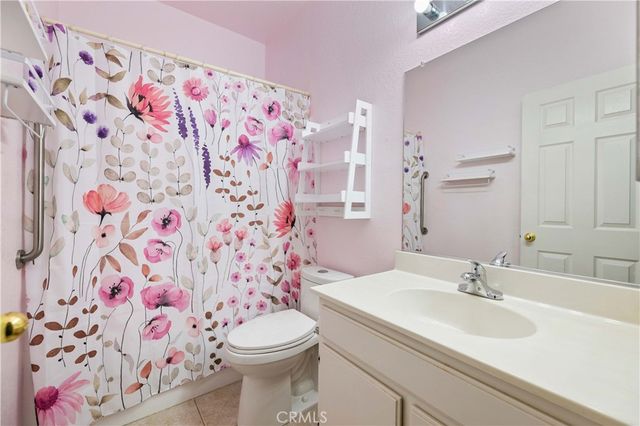 45641 Knightsbridge Street, Lancaster, CA 93534
