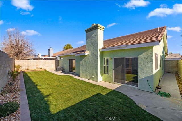 45641 Knightsbridge Street, Lancaster, CA 93534
