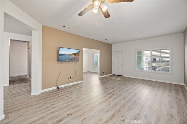 45641 Knightsbridge Street, Lancaster, CA 93534