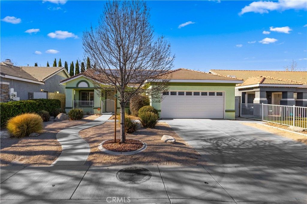 45641 Knightsbridge Street, Lancaster, CA 93534