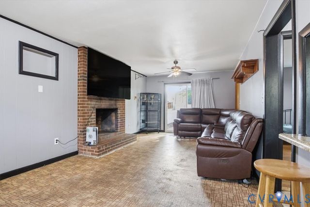 117 Homestead Dr, Colonial Heights, VA 23834