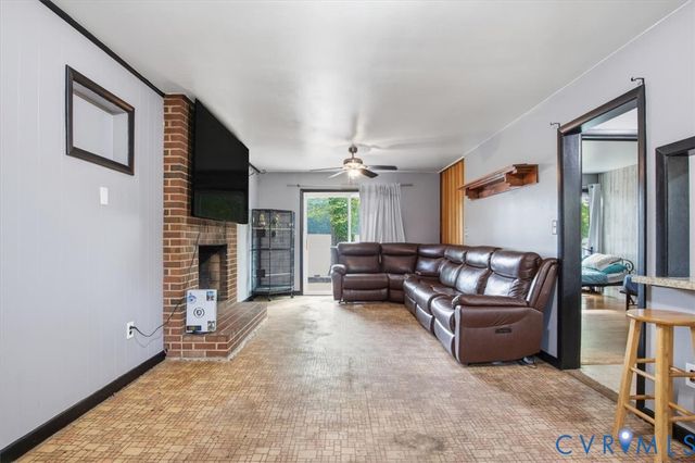 117 Homestead Dr, Colonial Heights, VA 23834