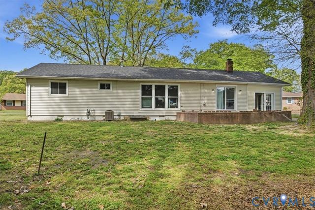 117 Homestead Dr, Colonial Heights, VA 23834