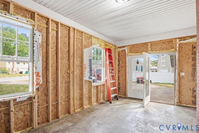 117 Homestead Dr, Colonial Heights, VA 23834