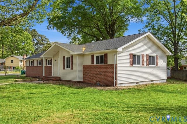 117 Homestead Dr, Colonial Heights, VA 23834