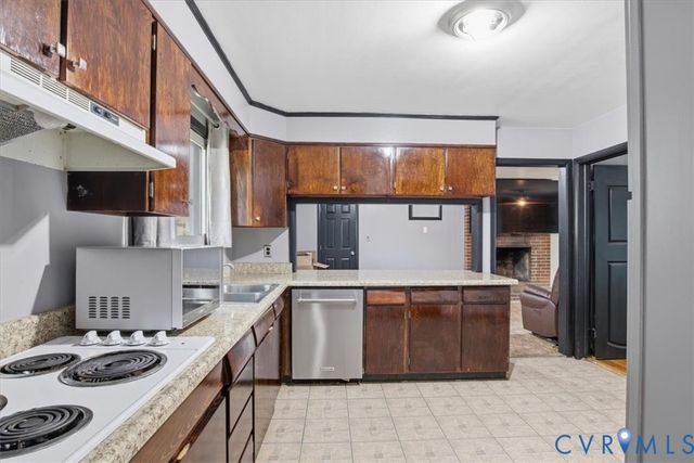 117 Homestead Dr, Colonial Heights, VA 23834