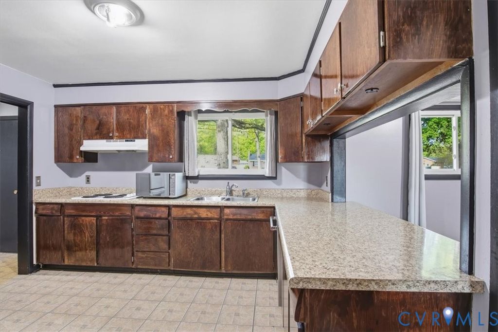 117 Homestead Dr, Colonial Heights, VA 23834