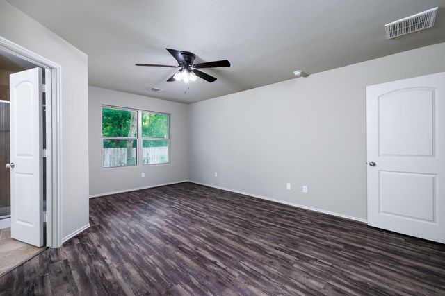 5812 Olde Oaks Drive, Conroe, TX 77378