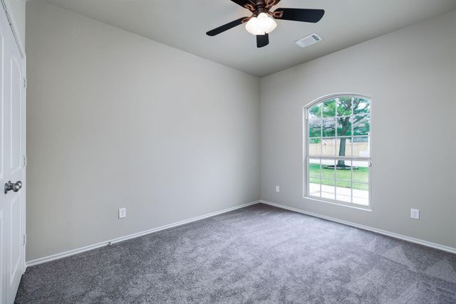 5812 Olde Oaks Drive, Conroe, TX 77378