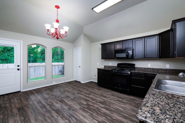 5812 Olde Oaks Drive, Conroe, TX 77378