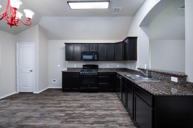 5812 Olde Oaks Drive, Conroe, TX 77378