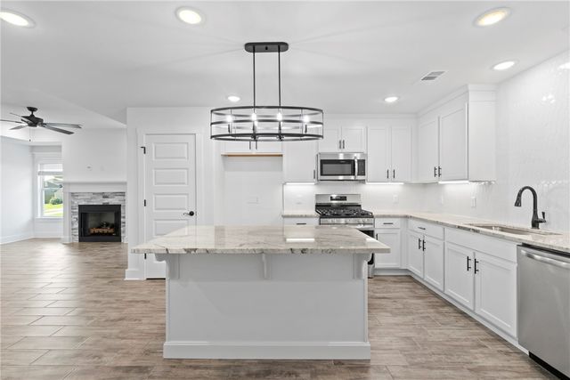 4206 SW Adams Road, Bentonville, AR 72713