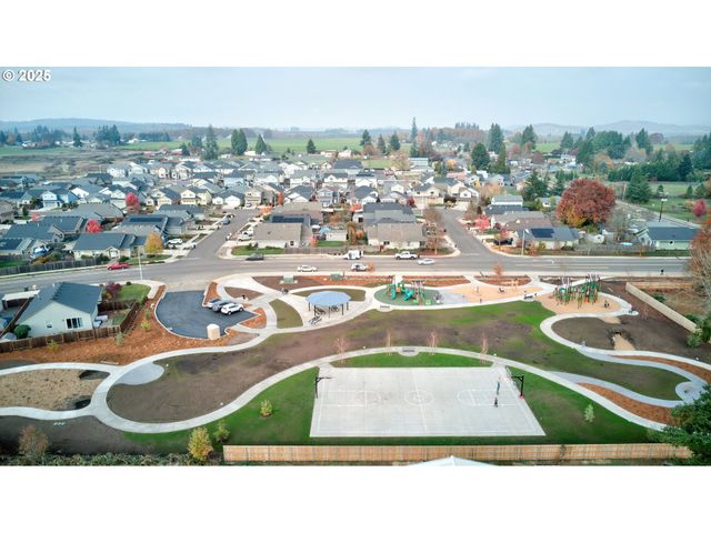 482 Se ISENBERG St, Dallas, OR 97338