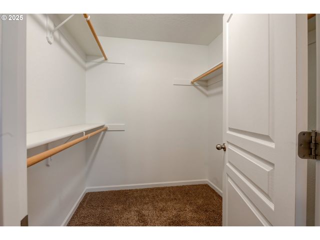 482 Se ISENBERG St, Dallas, OR 97338