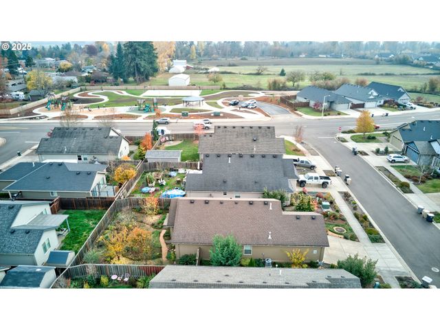 482 Se ISENBERG St, Dallas, OR 97338