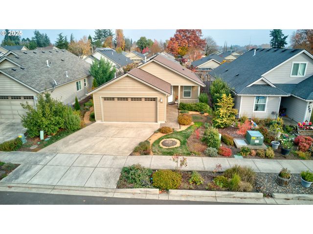 482 Se ISENBERG St, Dallas, OR 97338