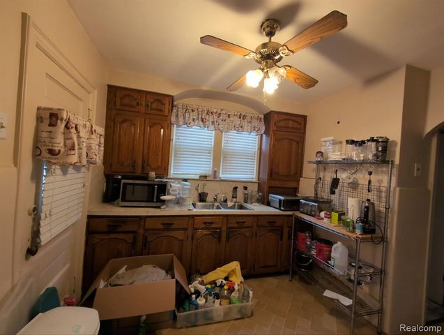 17545 San Juan Drive, Detroit, MI 48221