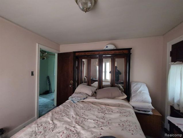 17545 San Juan Drive, Detroit, MI 48221