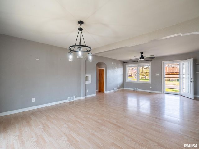 1 RICHARDSON Court, Pekin, IL 61554