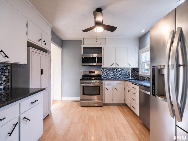 1 RICHARDSON Court, Pekin, IL 61554