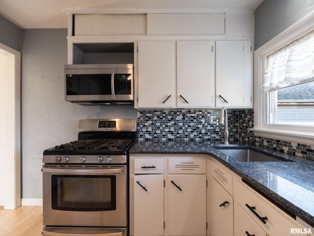 1 RICHARDSON Court, Pekin, IL 61554