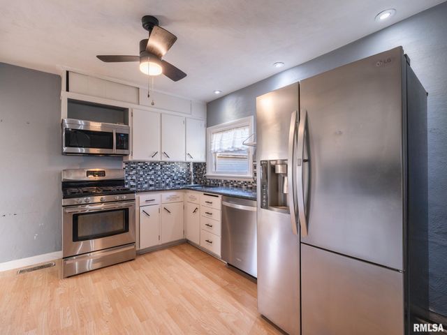 1 RICHARDSON Court, Pekin, IL 61554