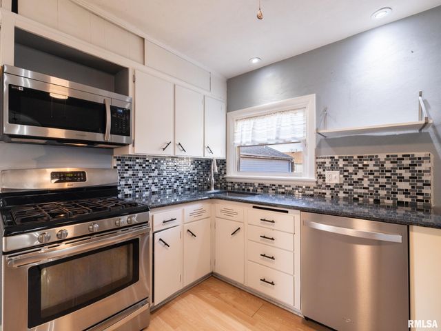 1 RICHARDSON Court, Pekin, IL 61554