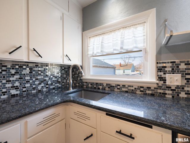 1 RICHARDSON Court, Pekin, IL 61554