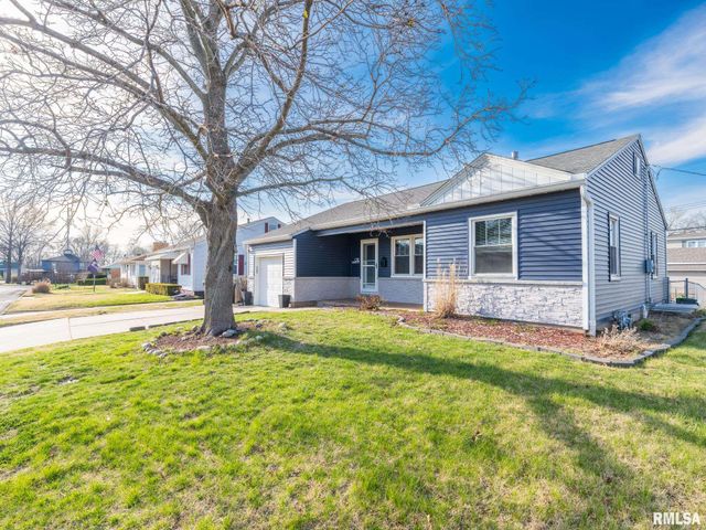 1 RICHARDSON Court, Pekin, IL 61554