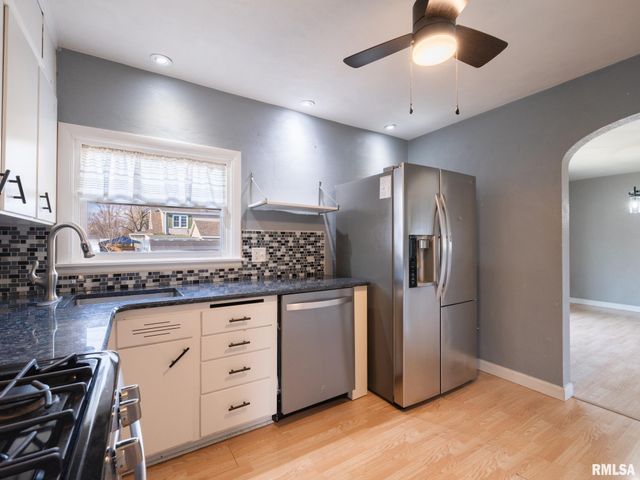 1 RICHARDSON Court, Pekin, IL 61554