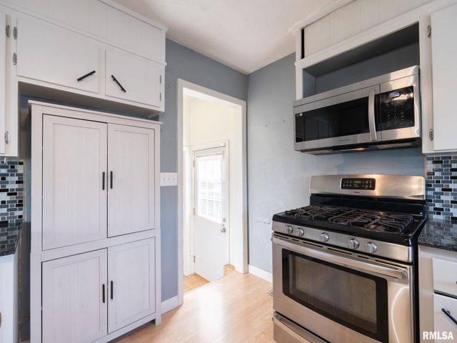 1 RICHARDSON Court, Pekin, IL 61554