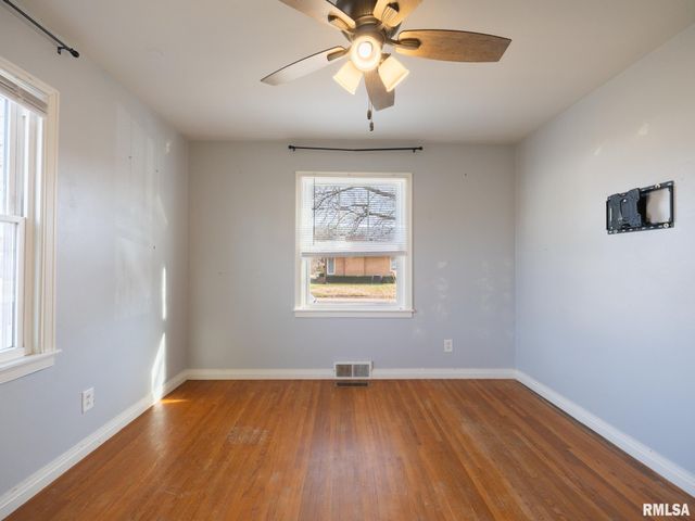 1 RICHARDSON Court, Pekin, IL 61554