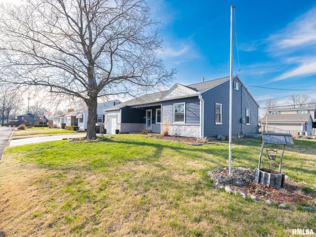 1 RICHARDSON Court, Pekin, IL 61554