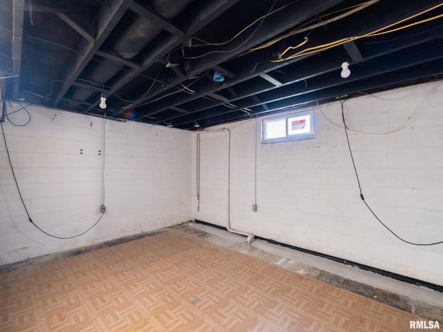 1 RICHARDSON Court, Pekin, IL 61554