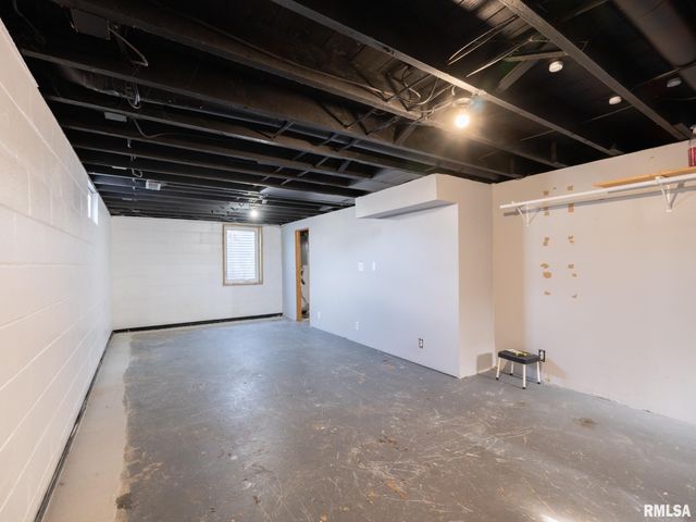 1 RICHARDSON Court, Pekin, IL 61554