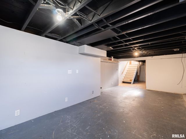 1 RICHARDSON Court, Pekin, IL 61554